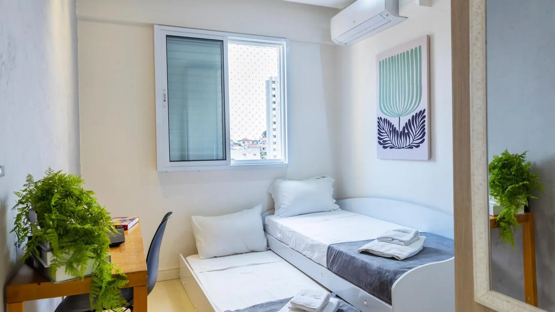 Apt No Butanta Com Ac, 3 Quartos, Vaga, Piscina Sao Paulo Apartment