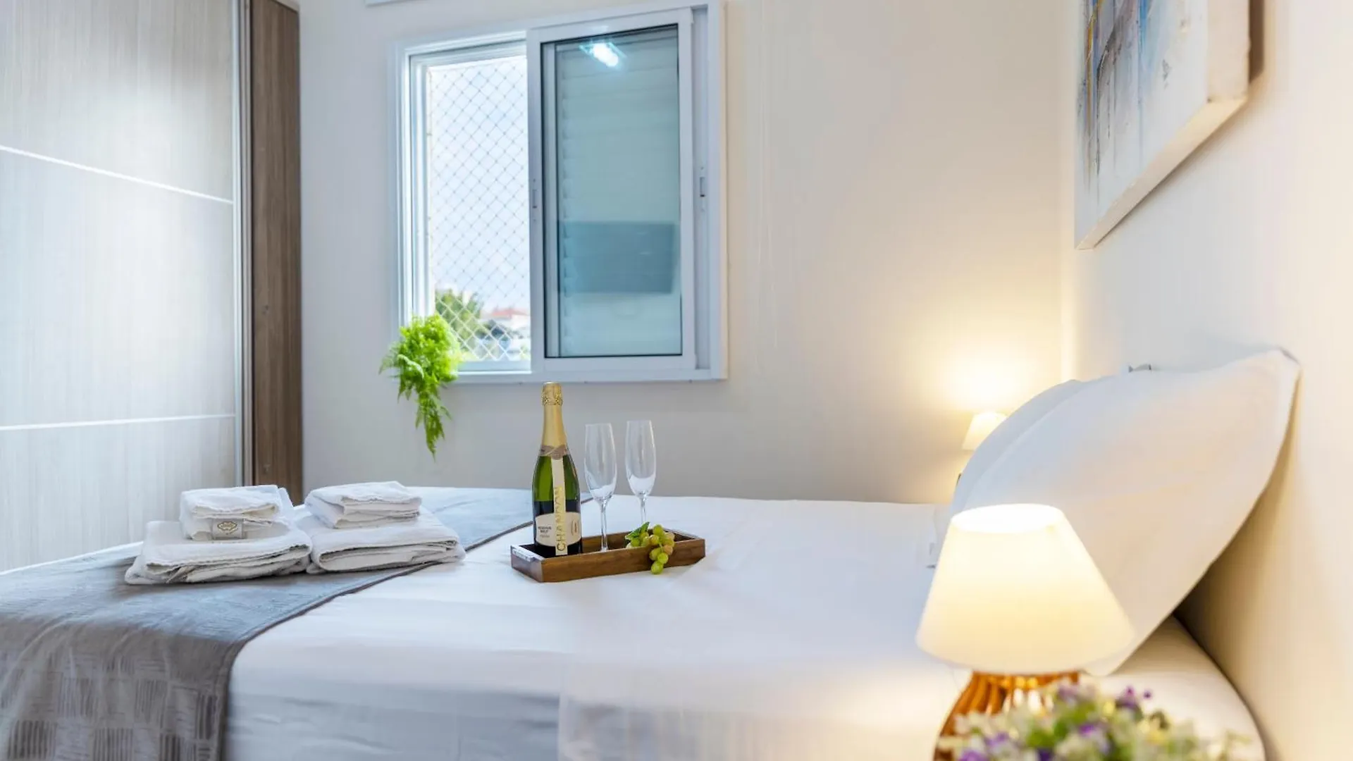 Apt No Butanta Com Ac, 3 Quartos, Vaga, Piscina Sao Paulo Apartment